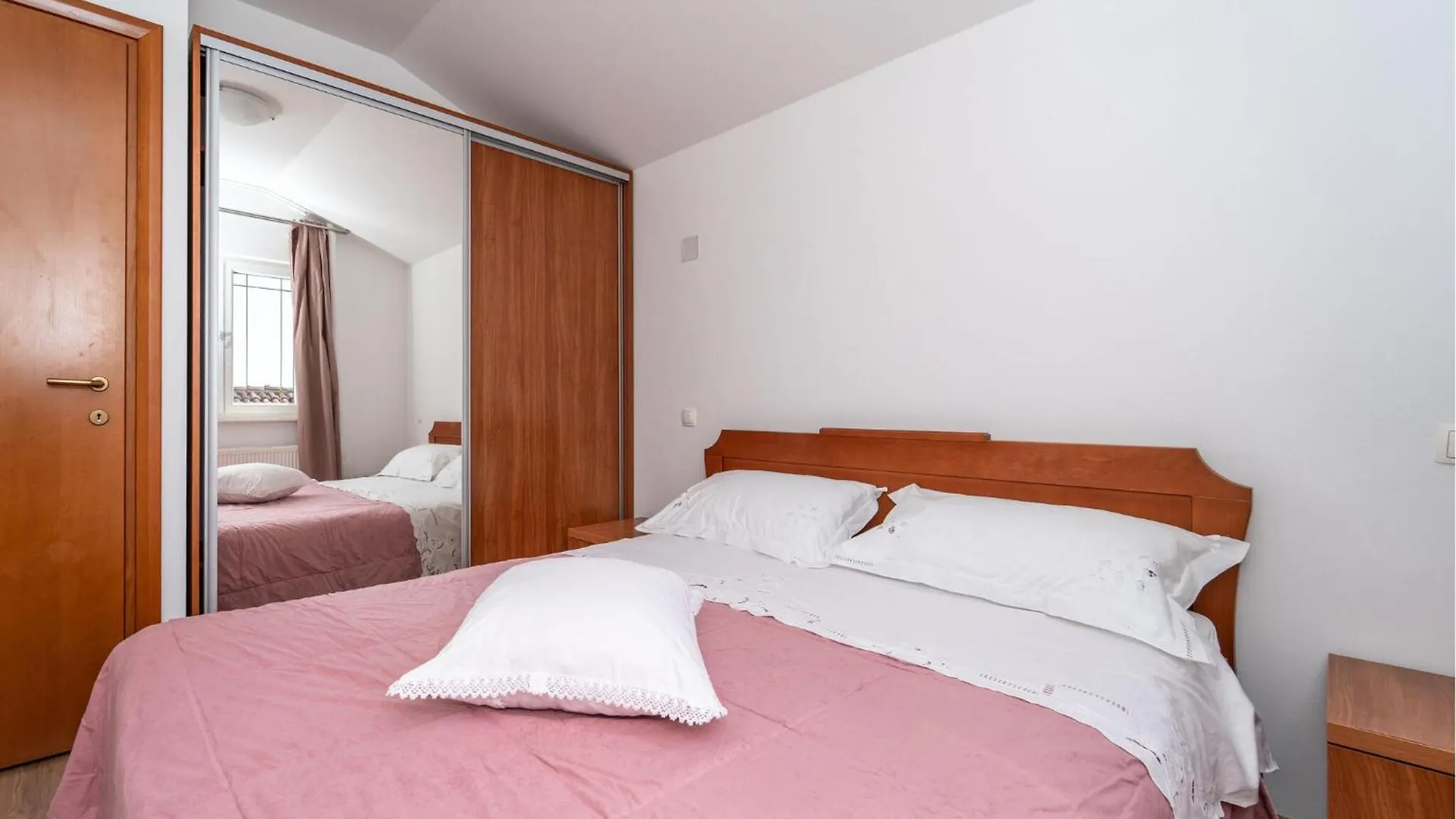 Gorgeous Apartment In Biograd Na Moru With Wifi