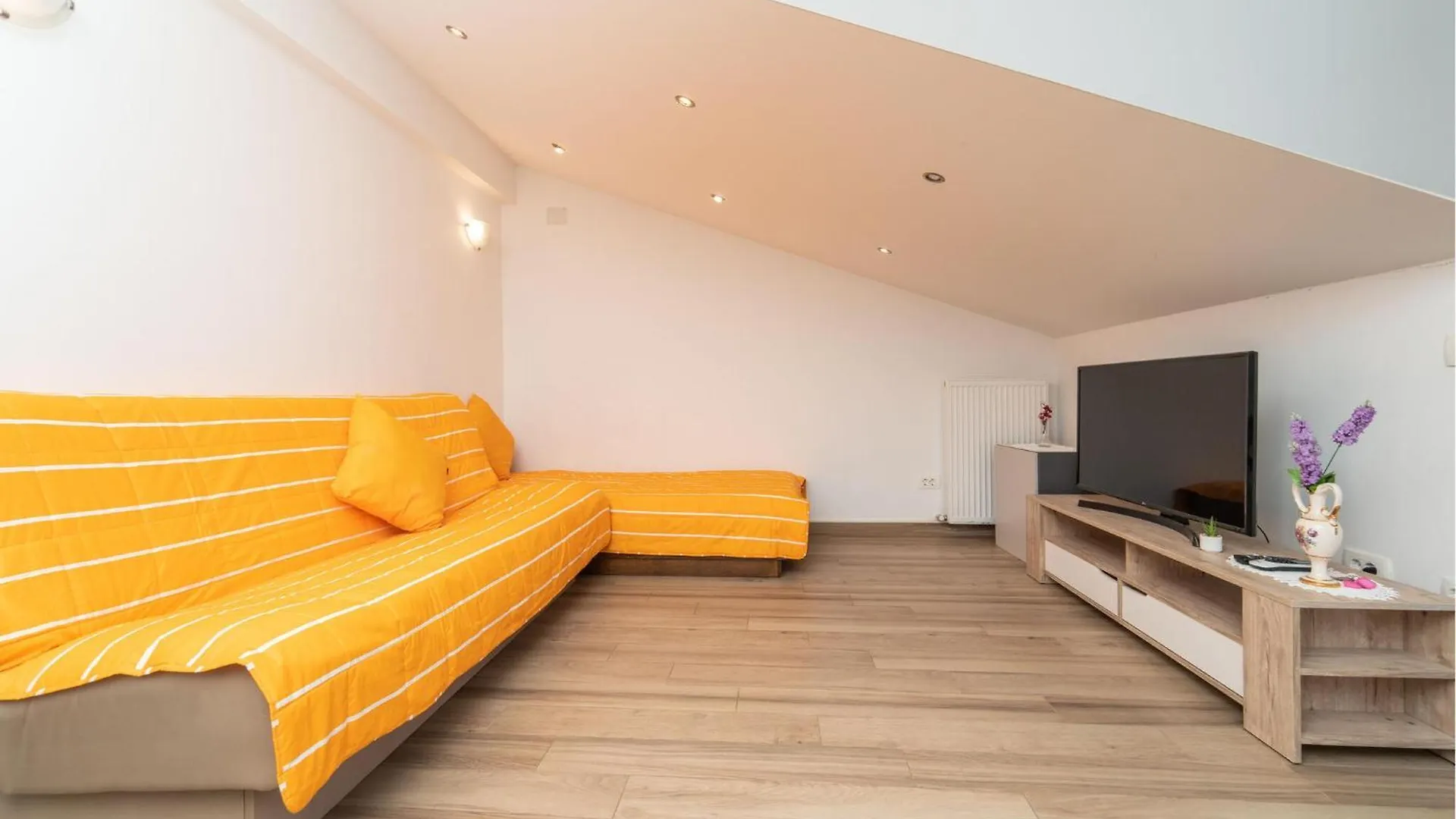 Gorgeous Apartment In Biograd Na Moru With Wifi