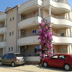 Angie Apartment